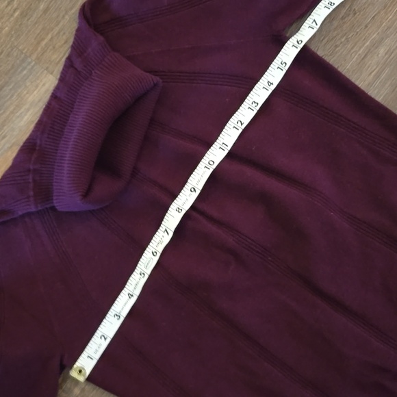 White House Black Market Turtleneck Sweater - Picture 7 of 9